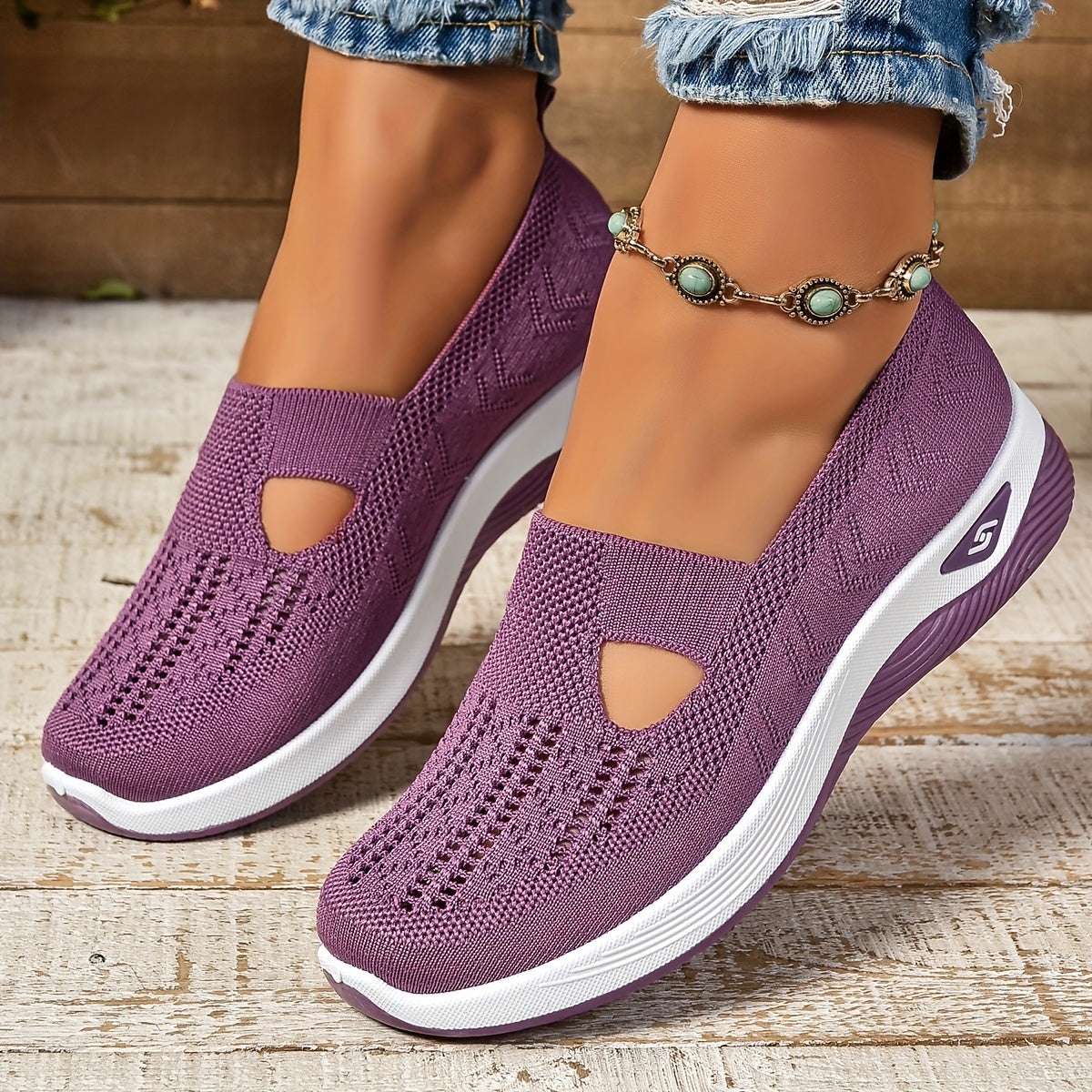 Niamh – Breathable Walking Shoes
