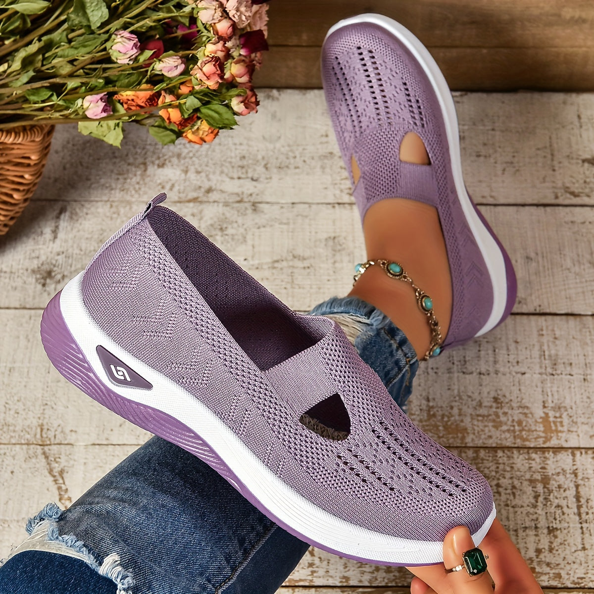 Niamh – Breathable Walking Shoes